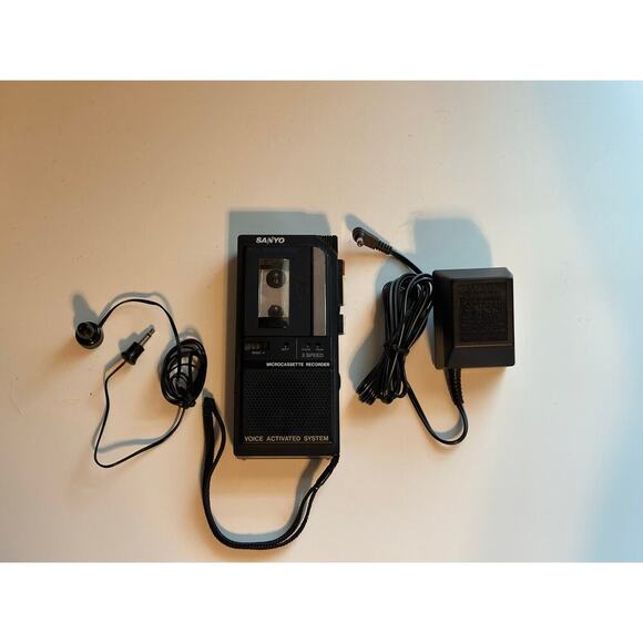 SANYO M5495 Microcassette Tape Recorder With Earphone & power adapter - Picture 1 of 7